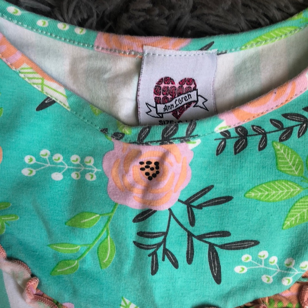 Adorable Spring Top - Picture 4 of 4